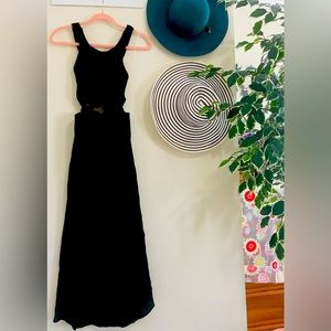 Fashion Nova sexy black dress-brand new w/tags.